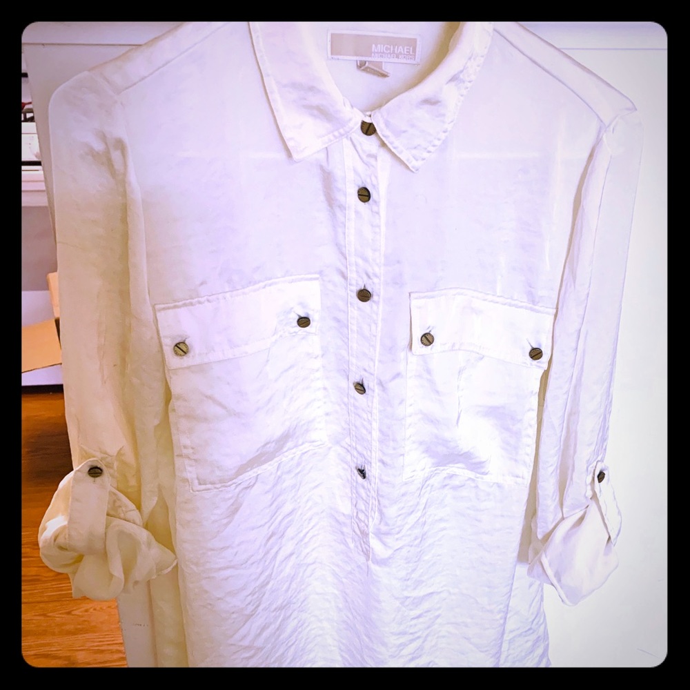 Banana republic stylish top cream & cute buttons